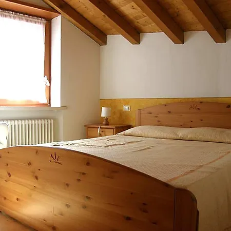 Pack * Roana